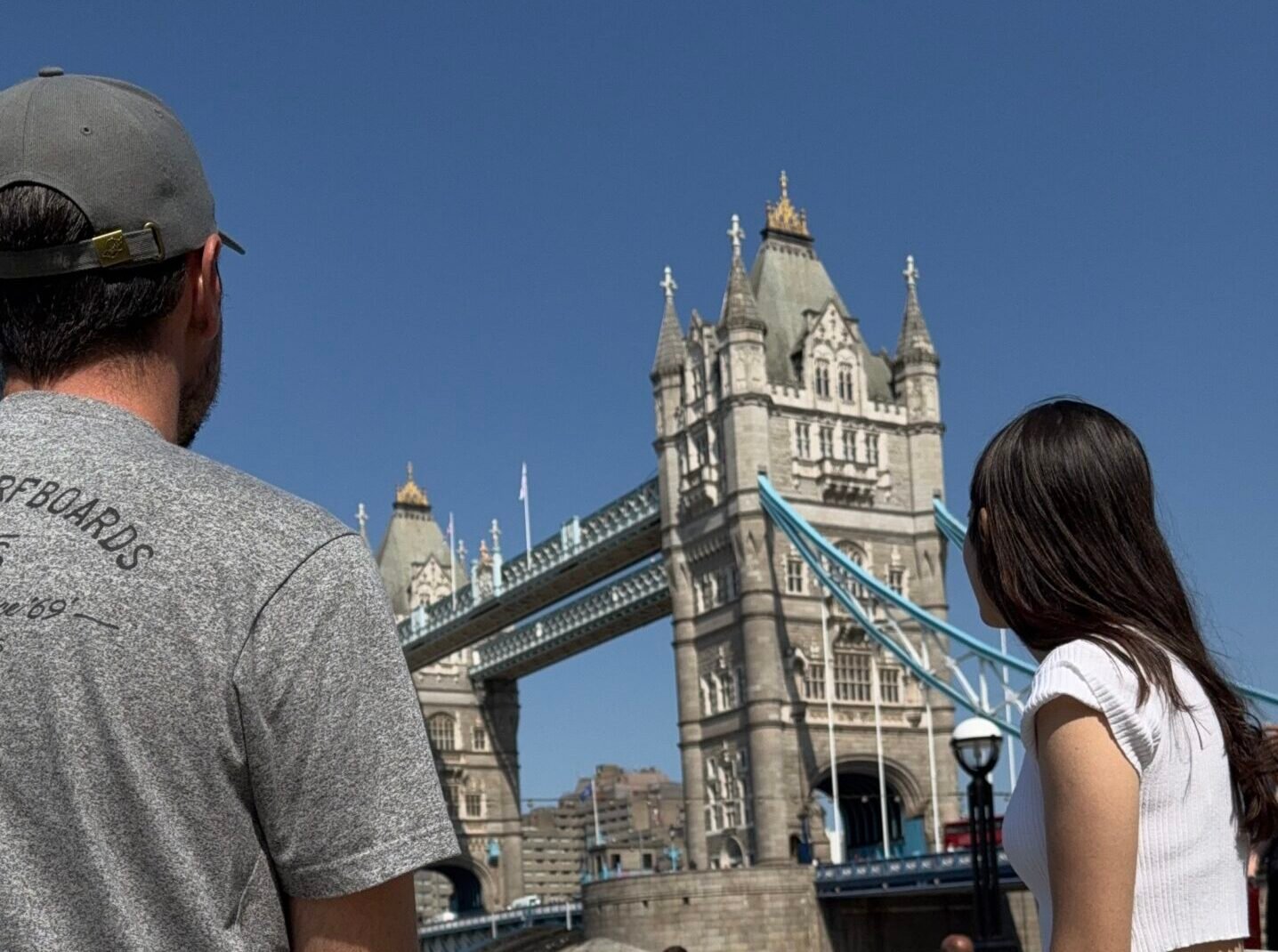 Vista de un ícono de Londres en un día soleado durante el recorrido por la ciudad